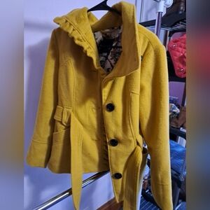 DAYTRIP YELLOW TRENCH COAT! MEDIUM! SOFT! FALL AESTHETIC!